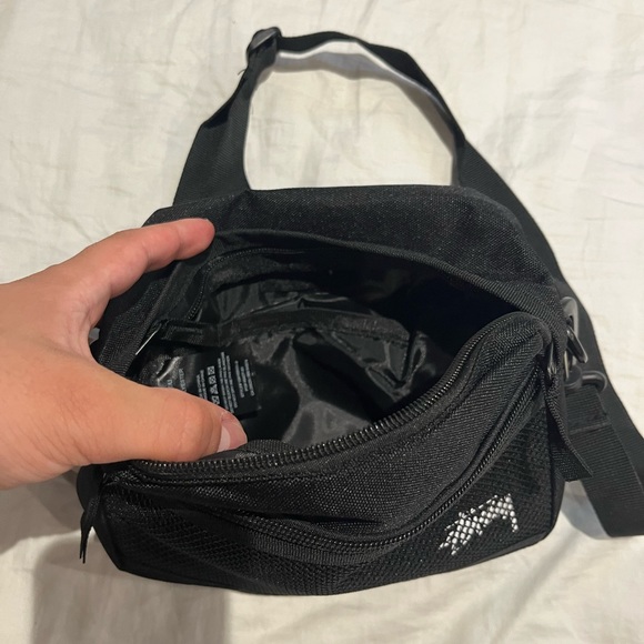 Black Stussy bag wire side crossbody messenger bag - Picture 5 of 6